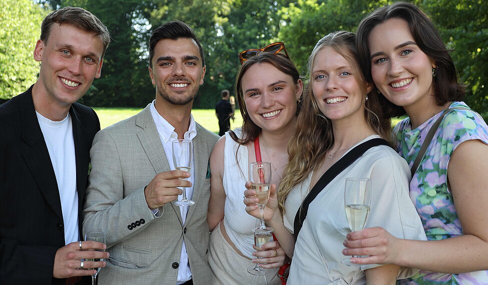 Studenter på avslutningshögtid