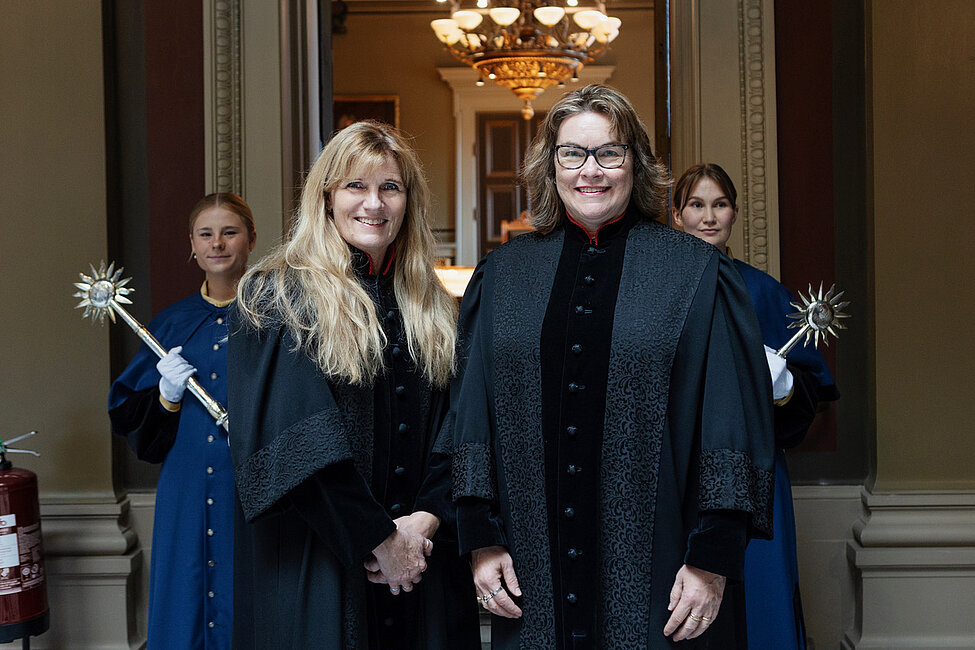 [Translate to English:] Professor Mona Holmqvist och professor Katarina Mårtensson